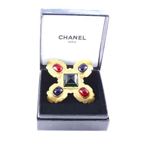 broche chanel maltese cross vintage|Chanel Vintage Maltese Cross Brooch 2005 P with Original box.